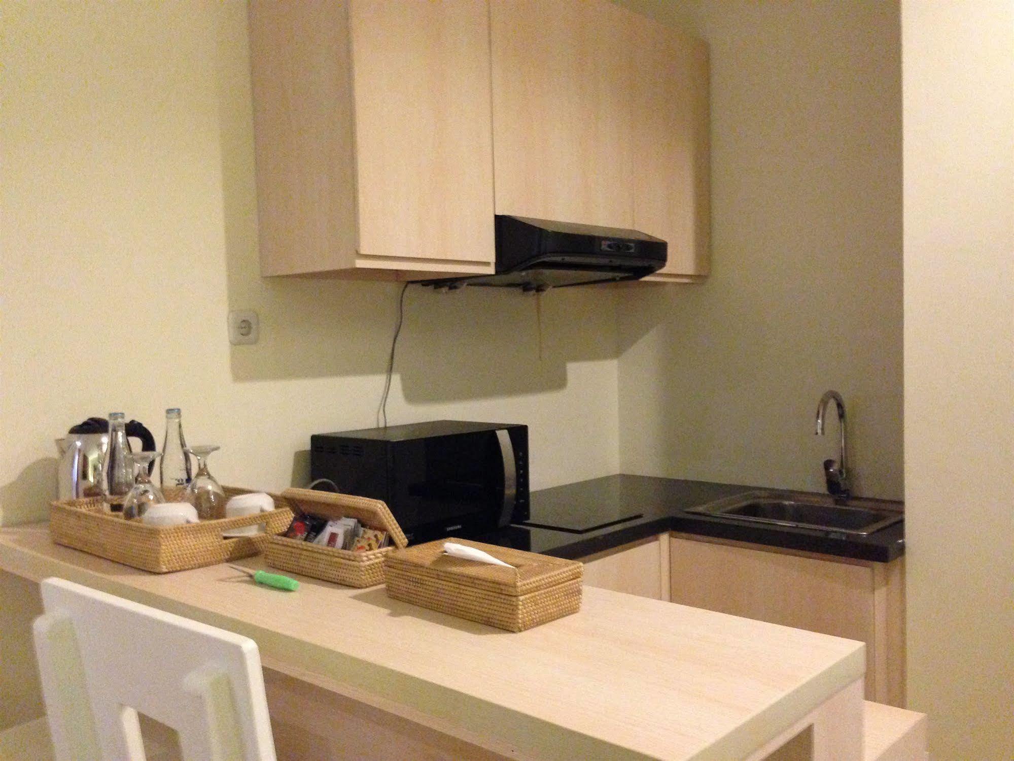 Ap Suite Apartment Kuta  Exterior photo